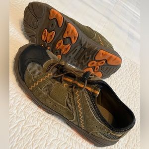Lands End Kids/Boys rugged water shoes Size 3 Youth